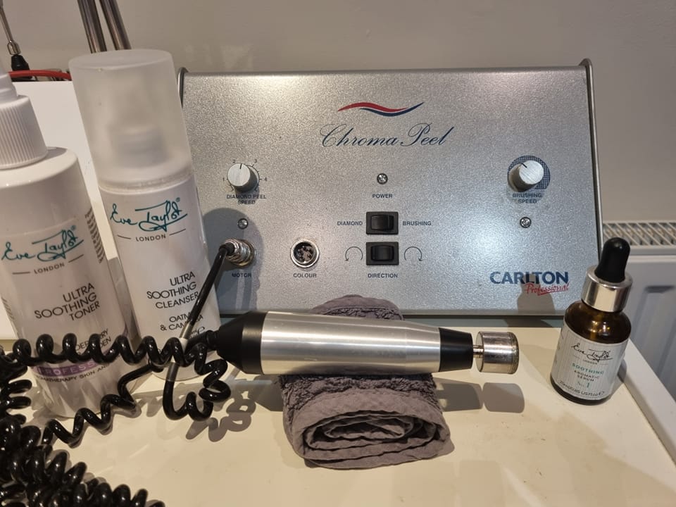 Carlton ChromaPeel microdermabrasion and Eve Taylor skincare at Alban Beauty